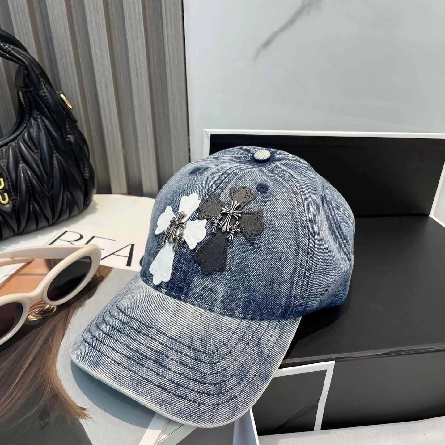 P86 Crow Heart 🆕🆕25 new baseball cap, personalized fashion classic cross logo, casual with a cool feeling, unisex style, same style for men and women! Very easy to match! Head circumference: 56-58cm is available